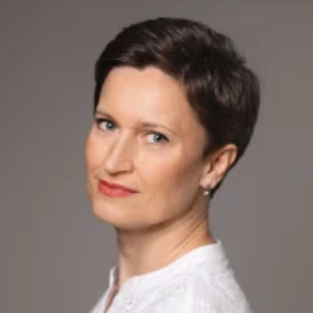 DR ANNA MAIER
